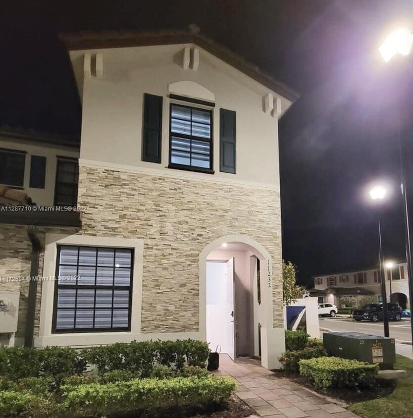 11232 SW 249th St, Princeton, FL 33032 Townhome Rentals in Princeton