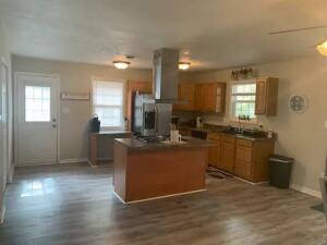 Foto del edificio - 327 Oak Lake Dr