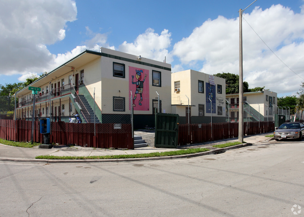 Primary Photo - Wynwood Village