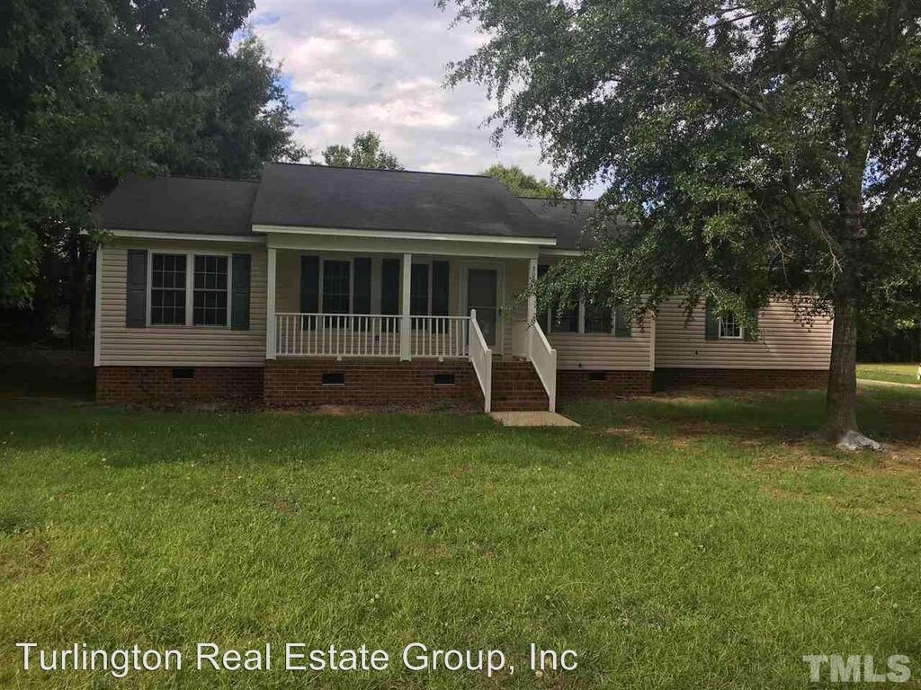 Primary Photo - 304 Burgess Cir