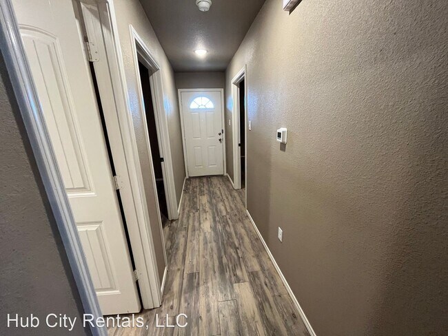 Foto del edificio - 3 br, 2 bath House - 1519 E 8th Street