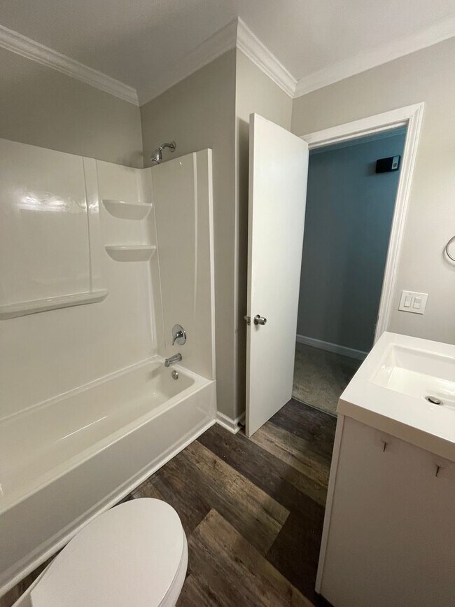 Foto del edificio - 505 Meadowbrook Ave