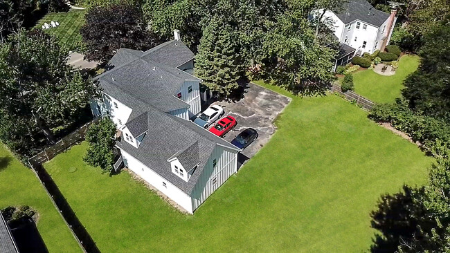 Building Photo - 531 N Happ Rd