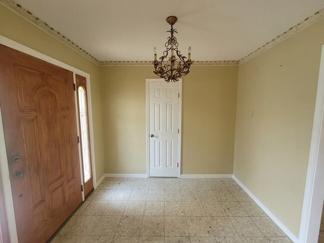 Building Photo - 2626 Beluche Dr