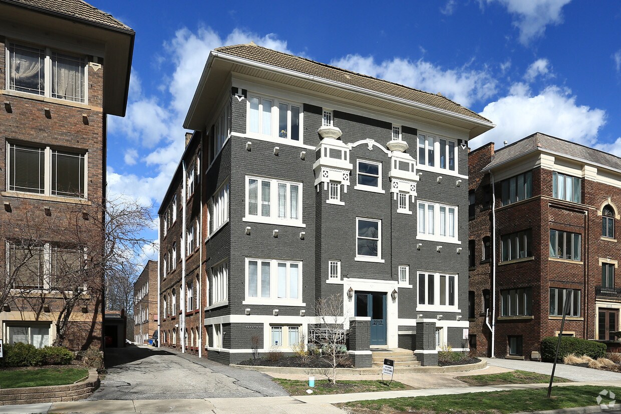 Building Photo - 2717 Hampshire Rd