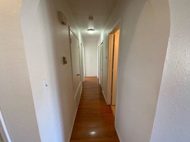 Foto del edificio - 3 Bedroom Single Story Home Available Near...