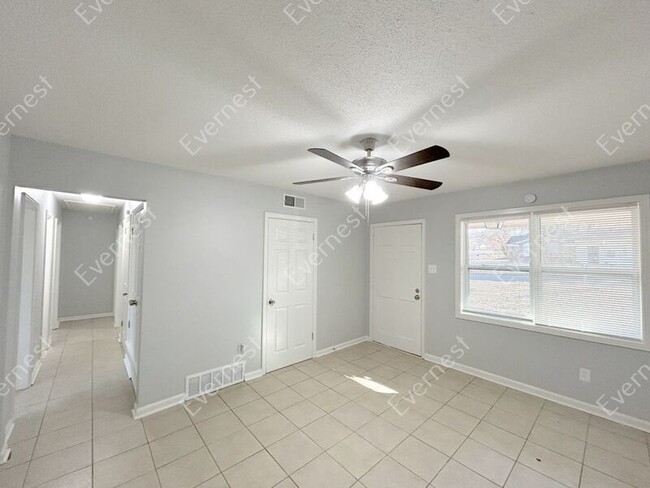 Building Photo - 7571 Rockingham Dr
