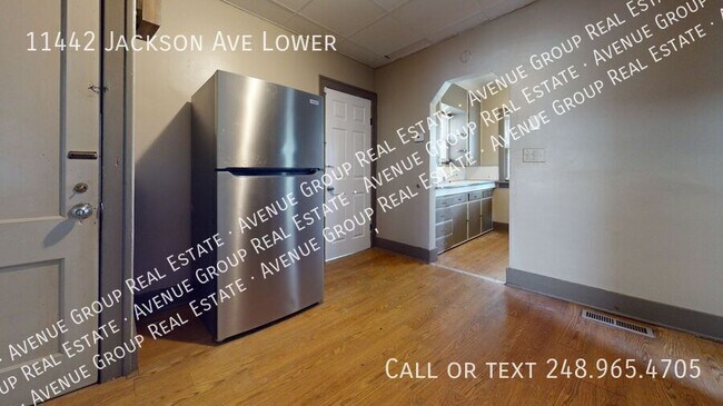 Foto del edificio - 11442 Jackson Ave
