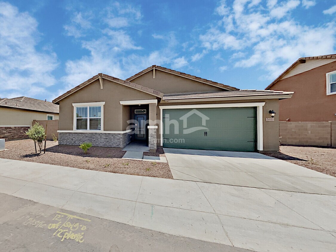 Primary Photo - 5933 W Larkspur Dr