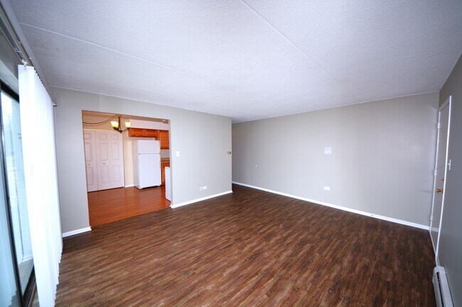 Foto del edificio - 7335 Tiffany Dr