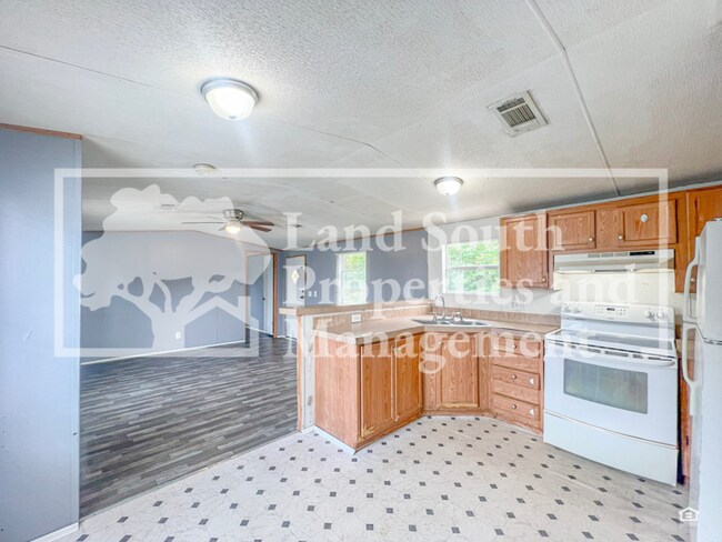 Foto del edificio - 425 Longfellow Blvd