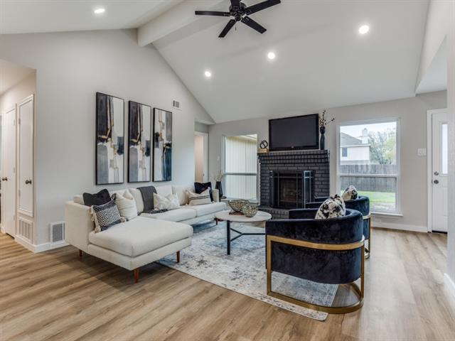 Foto del edificio - 8106 Meadowlark Ln