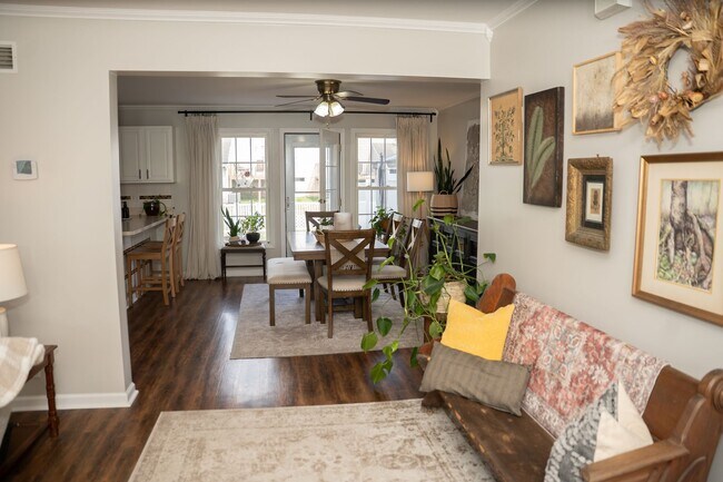 Foto del edificio - Charming 3 Bedroom, 1.5 Bath Townhome - EL...