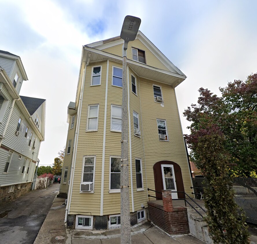 Primary Photo - 24 Everett St