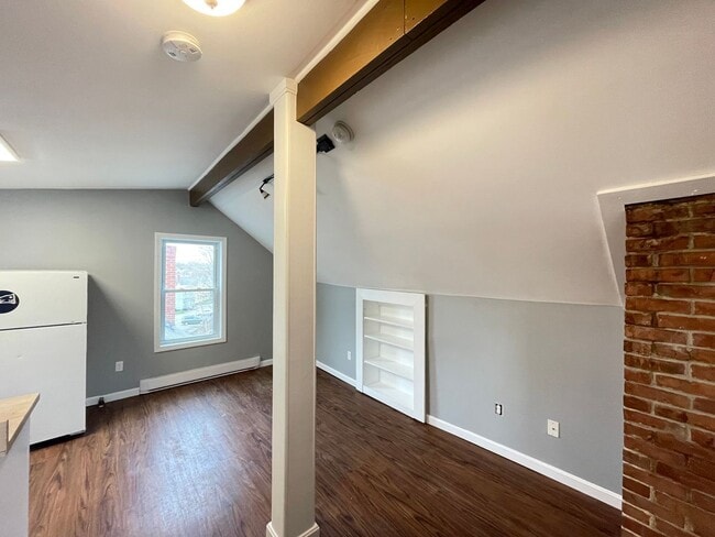 Building Photo - 37 Grove St