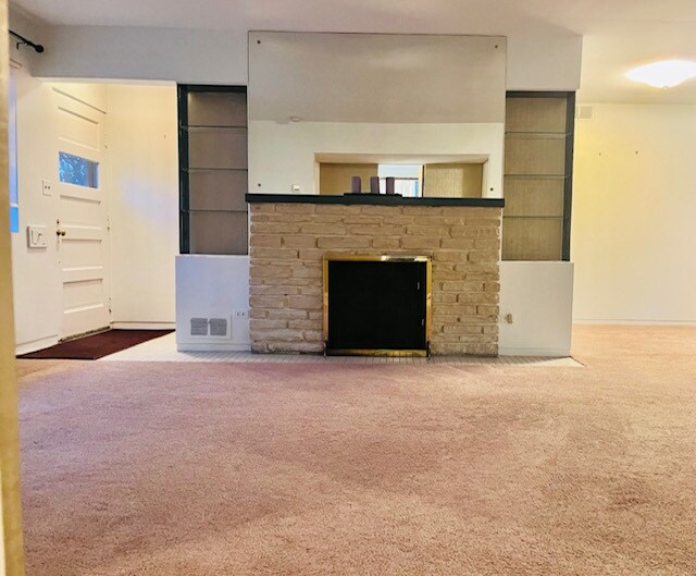 Foto del edificio - 594 Hillcrest Ave
