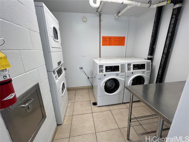 Building Photo - 1560 Kanunu St