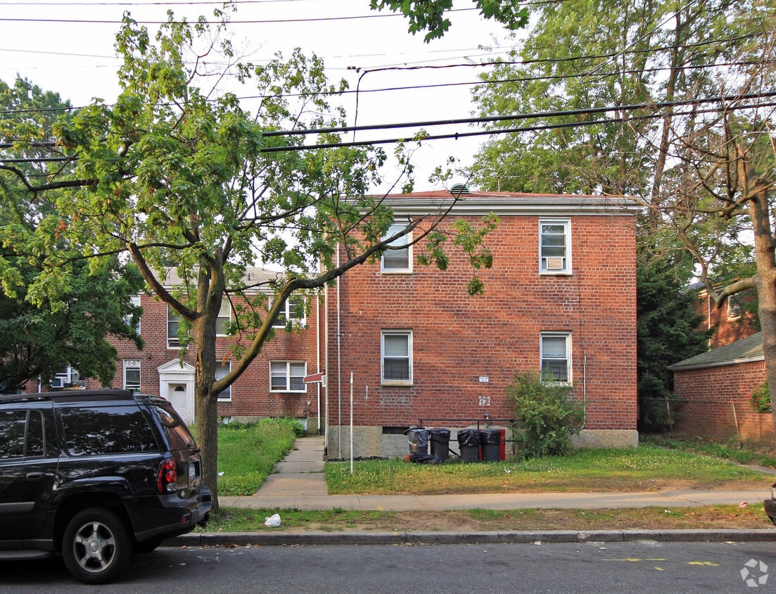 Foto del edificio - 160-19 76th Ave