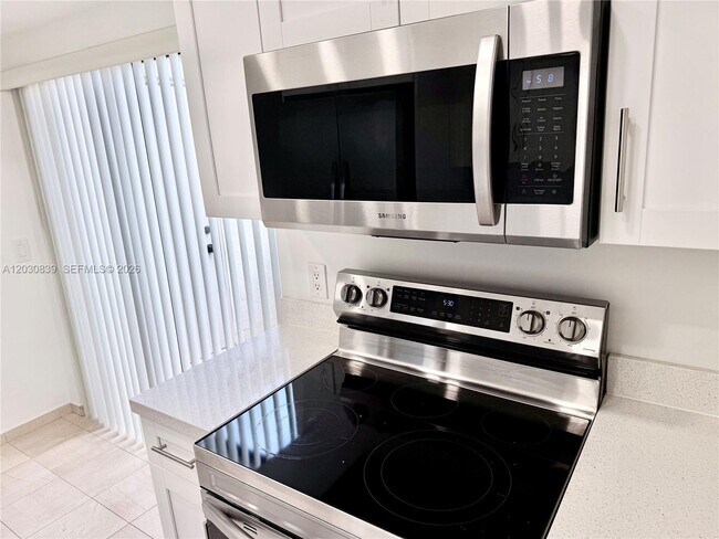 Foto del edificio - 15065 SW 49th Ln