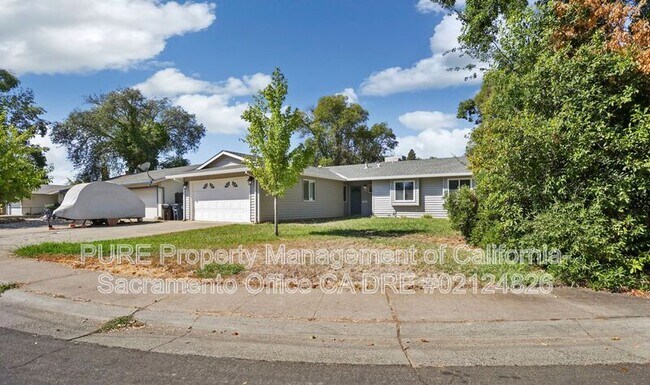 Foto del edificio - 2114 Pinetree Ct