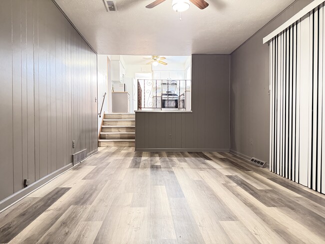 Foto del edificio - 6800 Glenallen Ave