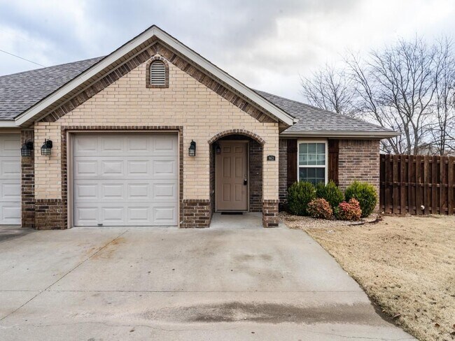 Foto del edificio - 863 Meadowlands Dr