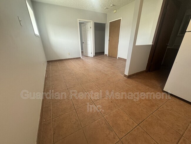 Photo du bâtiment - 200 Simpson St