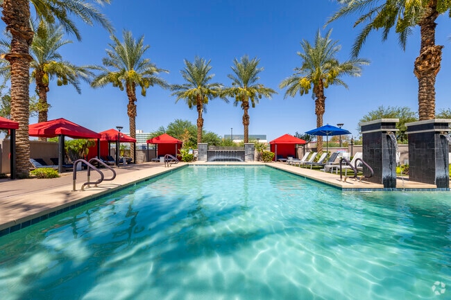 Building Photo - CIRQ 44