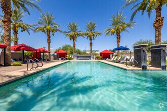 Building Photo - CIRQ 44