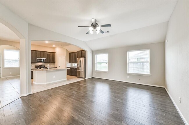 Building Photo - 5802 Waterlily Park Ln