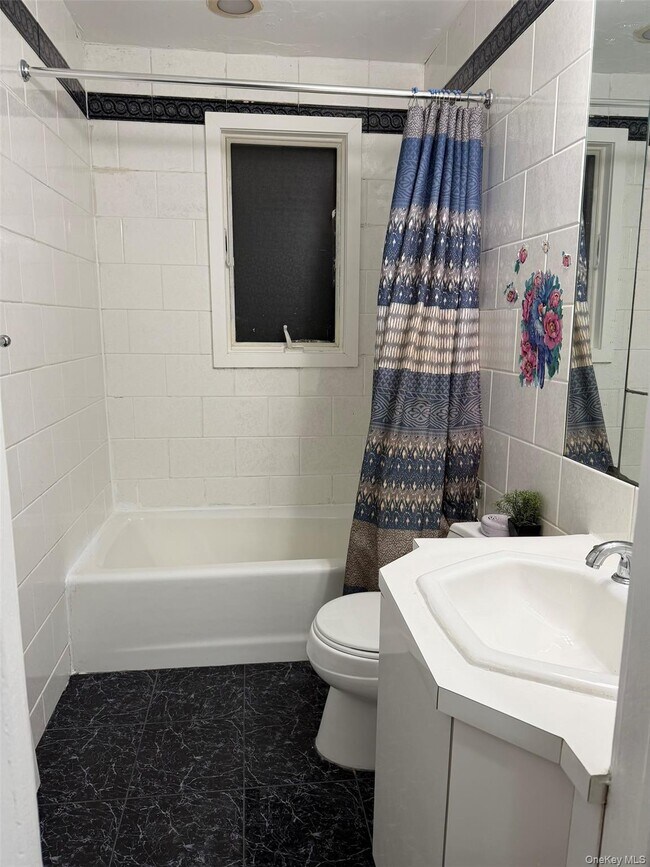 Building Photo - 70-19 164th St