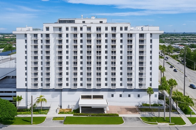 Building Photo - 13499 Biscayne Blvd