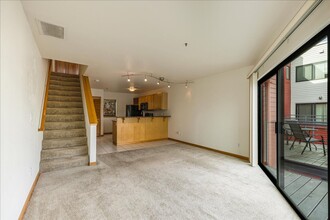 Building Photo - 730 NW Naito Pkwy