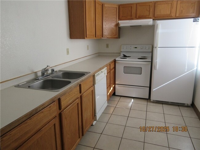 Foto del edificio - 1403 E Andy Devine Ave