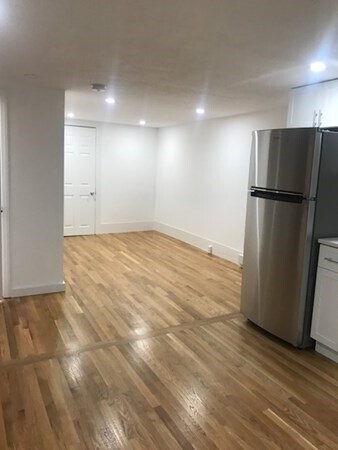 Foto del edificio - 506 E Broadway