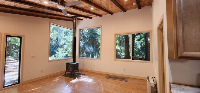 Foto del edificio - Cabin In the Wood!