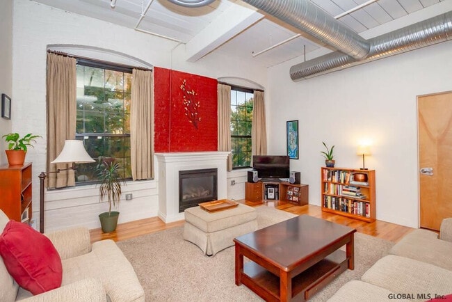 Foto del edificio - 387 3rd Ave