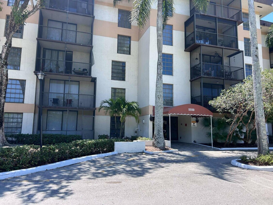 Primary Photo - 5550 NW 44th St