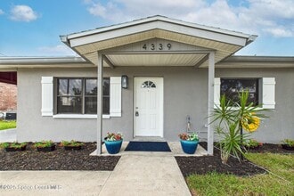 Building Photo - 4339 Plompton Dr