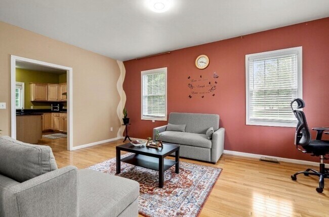 Foto del edificio - 5 Equestrian Ln