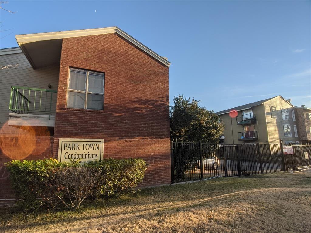7126 Holly Hill Dr Unit 211, Dallas, TX 75231 Condo for Rent in