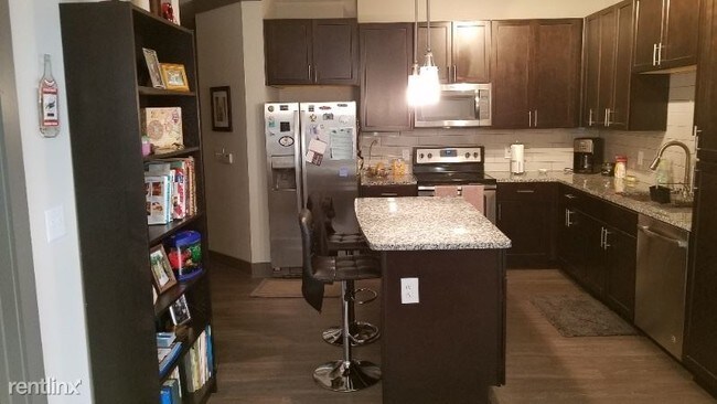 Foto del edificio - 2 br, 2 bath Apartment - 725 MELPARK DR