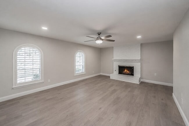Building Photo - 4904 Arborlawn Dr
