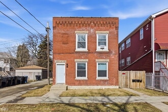 Building Photo - 16 E 118th Pl