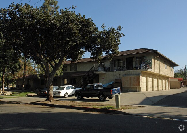 Building Photo - 842 S Sherman Ave