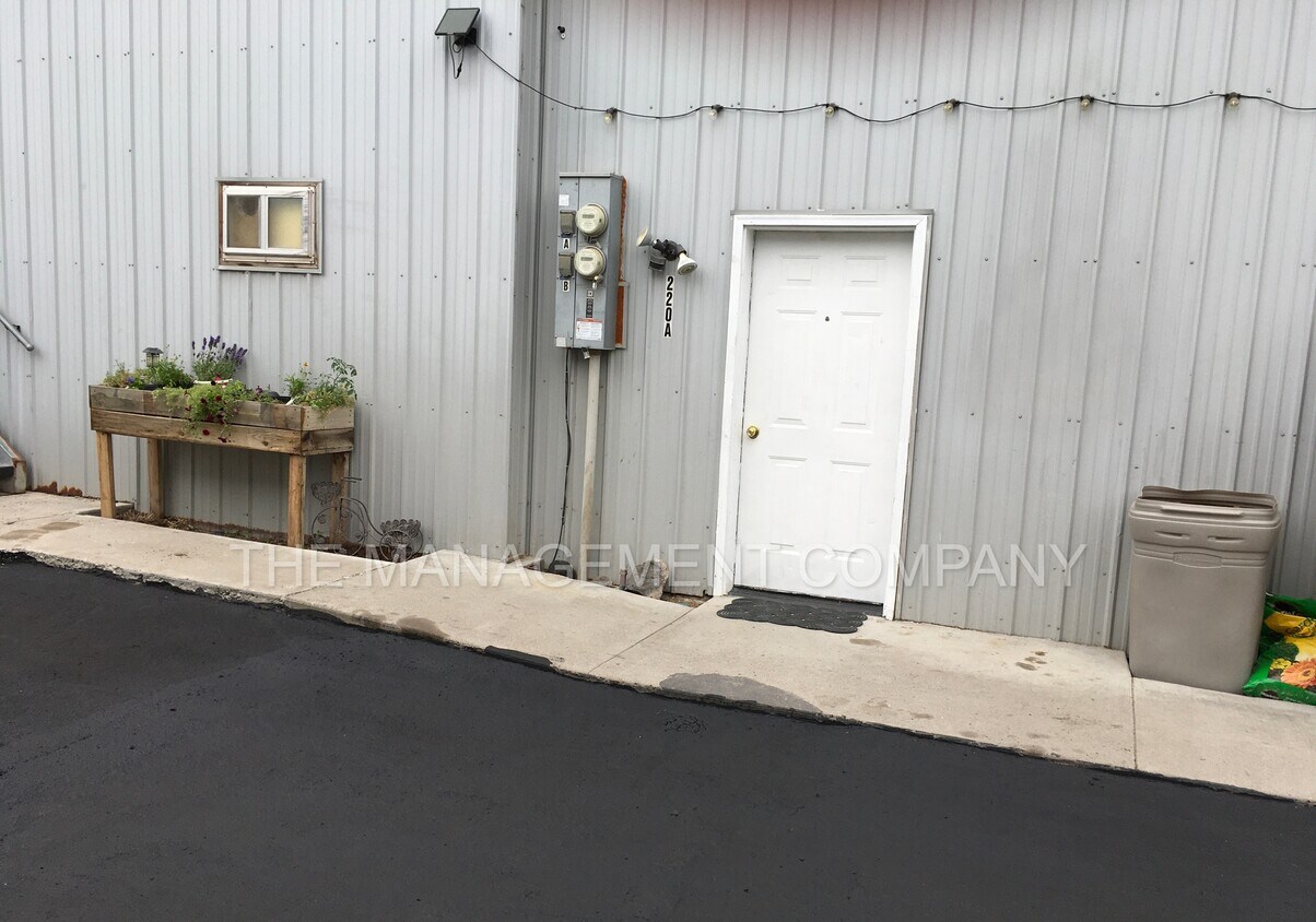 Foto principal - 220 Monroe St W