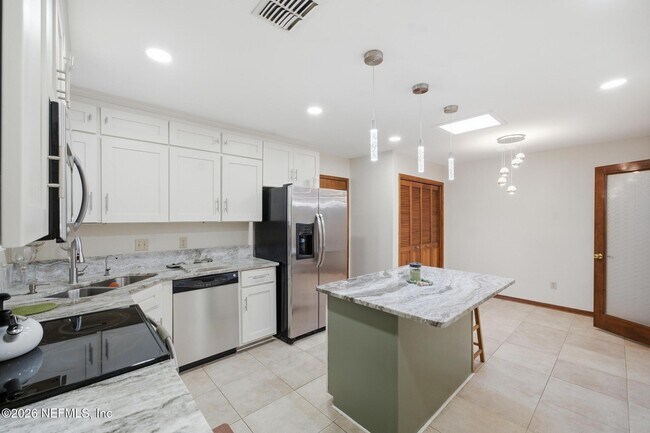 Foto del edificio - 5404 Spring Brook Rd