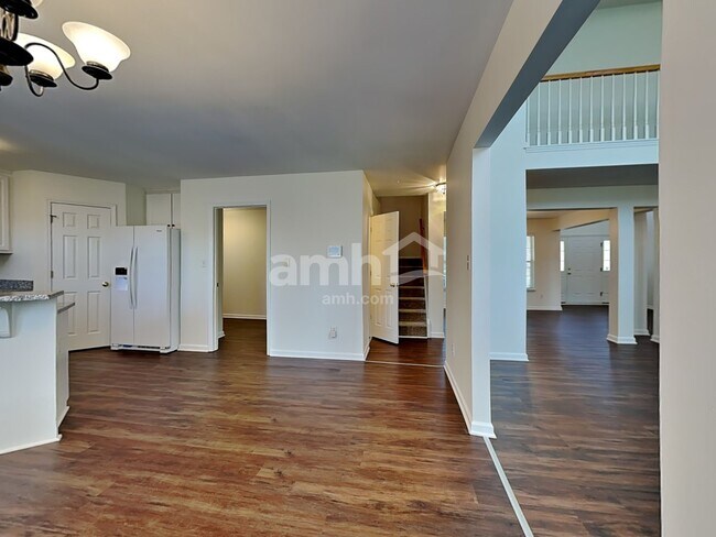 Foto del edificio - 4114 Queens Grant Rd