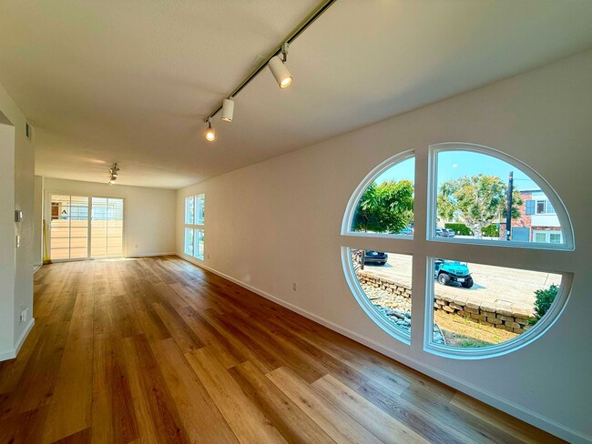 Foto del edificio - Experience refined coastal living in the h...