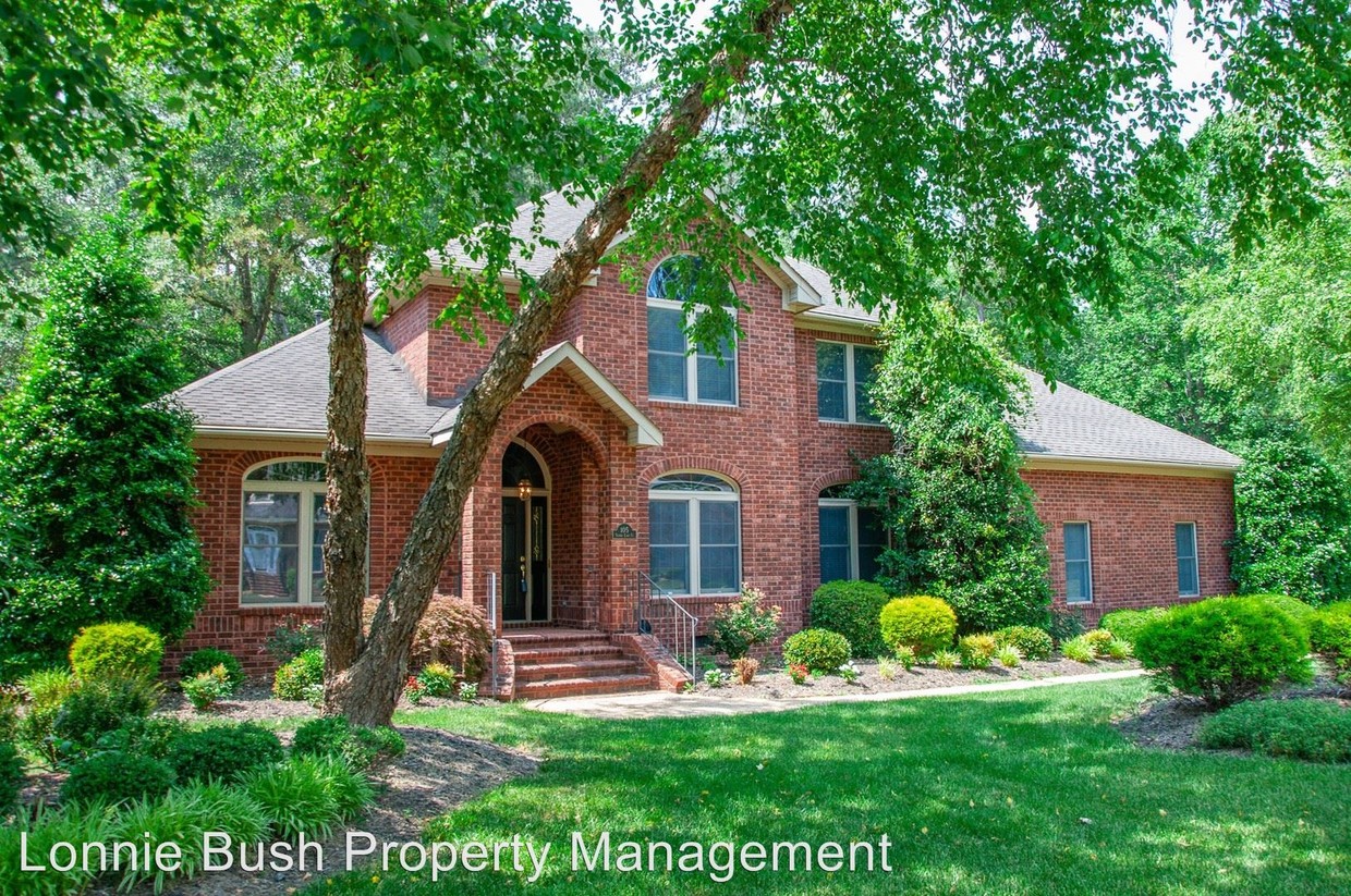 Foto principal - 5 br, 2.5 bath House - 105 Stumpy Lake Ct